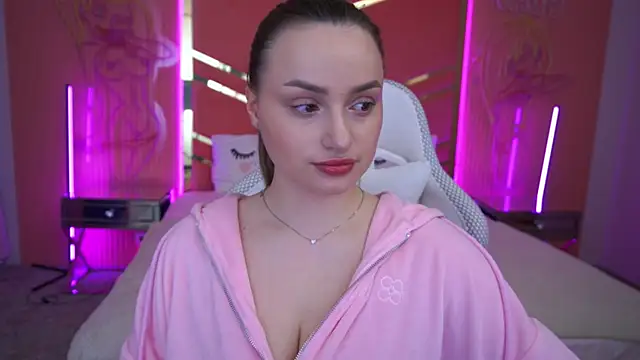 LindsieGreyy online show from March 20, 2025, 7:25 am