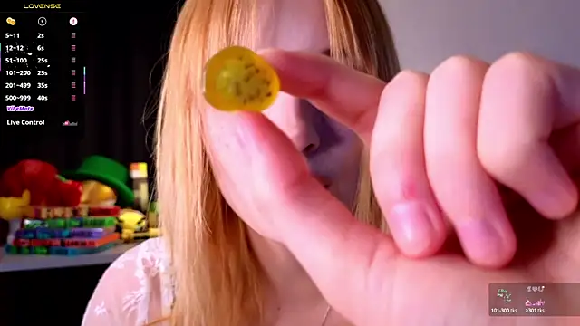 Hisoka akerley online show from September 21, 2025, 6:42 pm