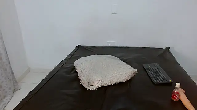 Selena fox7 online show from February 26, 2025, 2:26 am