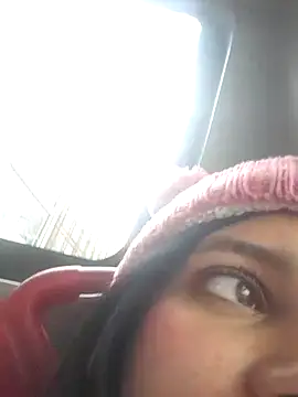 CHLOE ISABELL online show from February 21, 2025, 1:33 pm