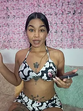 Lynda Bonnie online show from November 5, 2025, 1:22 pm