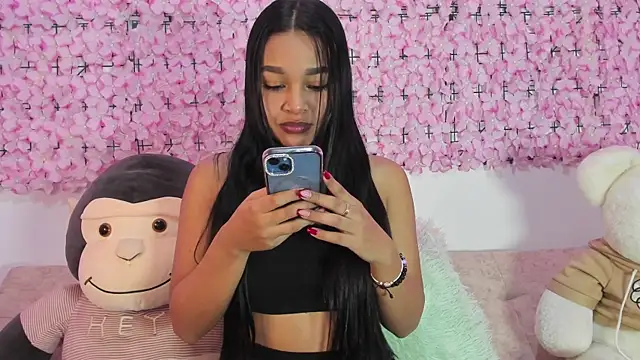 Lynda Bonnie online show from November 15, 2025, 1:18 pm