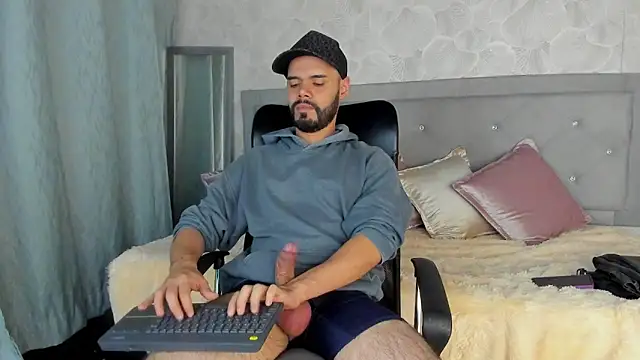 Luke Diaz7 online show from March 4, 2025, 3:44 am