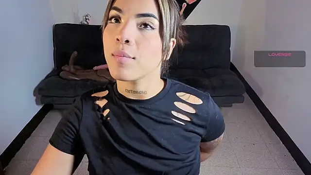 Maryybellax online show from November 23, 2025, 10:42 pm