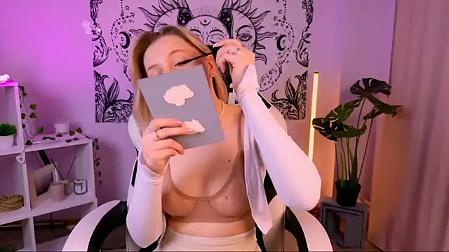 EllySunlover online show from March 22, 2025, 1:43 am