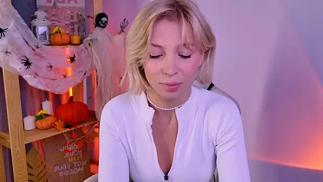 EllySunlover online show from October 24, 2025, 5:20 pm