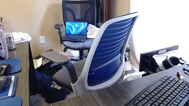 Snapshot of olderandwiser2 chatting on September 18, 2025, 6:32 pm olderandwiser2 online show from September 18, 2025, 6:32 pm