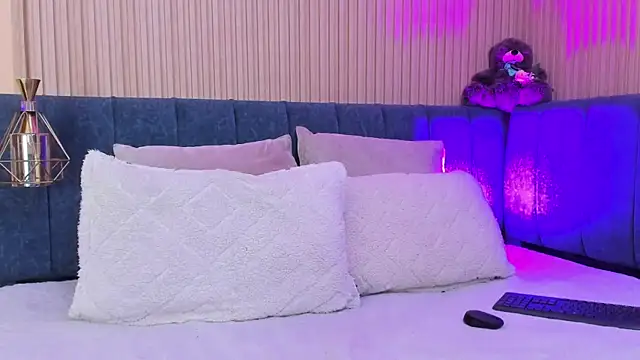 elizabeth 20 online show from March 14, 2025, 7:12 pm