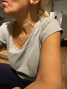 DeboraXporn online show from October 21, 2025, 9:48 pm