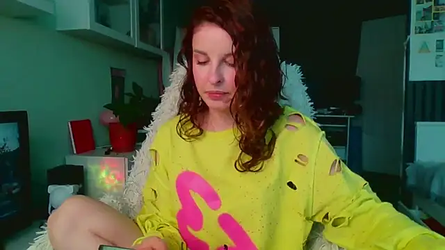 Snapshot of MollyBer chatting on July 19, 2026, 4:44 pm MollyBer online show from July 19, 2026, 4:44 pm