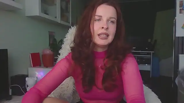 Snapshot of MollyBer chatting on August 4, 2026, 1:03 pm MollyBer online show from August 4, 2026, 1:03 pm