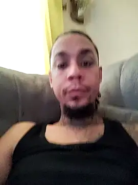 Snapshot of Rican8inches chatting on February 8, 2025, 8:32 pm Rican8inches online show from February 8, 2025, 8:32 pm