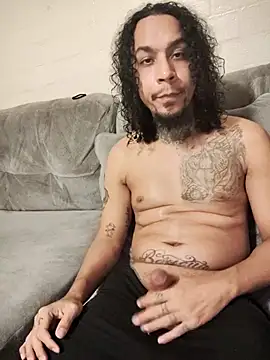 Snapshot of Rican8inches chatting on February 16, 2025, 3:47 am Rican8inches online show from February 16, 2025, 3:47 am