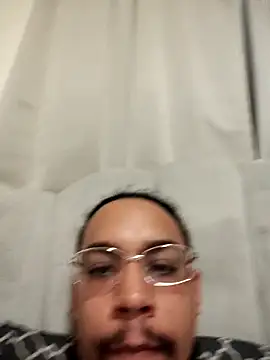 Snapshot of Rican8inches chatting on October 28, 2025, 5:26 pm Rican8inches online show from October 28, 2025, 5:26 pm