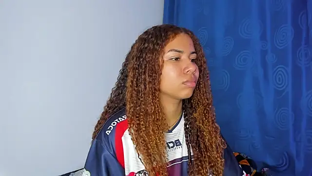 MELINAMARTINS online show from March 7, 2026, 9:12 pm