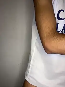 Snapshot of Hamza-Maroki chatting on November 11, 2025, 11:43 am Hamza-Maroki online show from November 11, 2025, 11:43 am