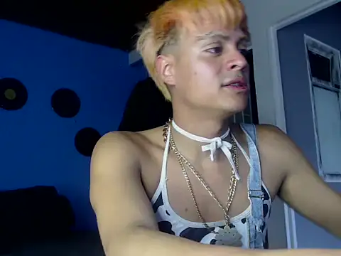 mchissexx online show from December 1, 2025, 9:31 pm