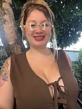 Snapshot of aurora_coldd chatting on June 3, 2026, 10:37 pm aurora coldd online show from June 3, 2026, 10:37 pm