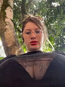 Snapshot of aurora_coldd chatting on July 3, 2026, 5:30 pm aurora coldd online show from July 3, 2026, 5:30 pm