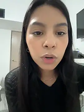 Valeedoll online show from November 15, 2025, 4:43 am