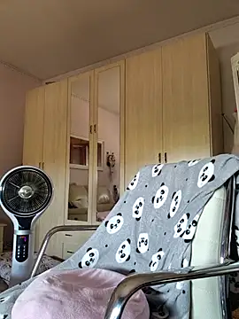 Snapshot of Cami_Skinny chatting on August 6, 2026, 2:52 pm Cami Skinny online show from August 6, 2026, 2:52 pm