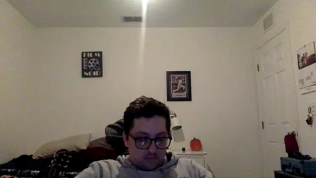 Snapshot of Milflover96 chatting on February 16, 2025, 5:48 am Milflover96 online show from February 16, 2025, 5:48 am