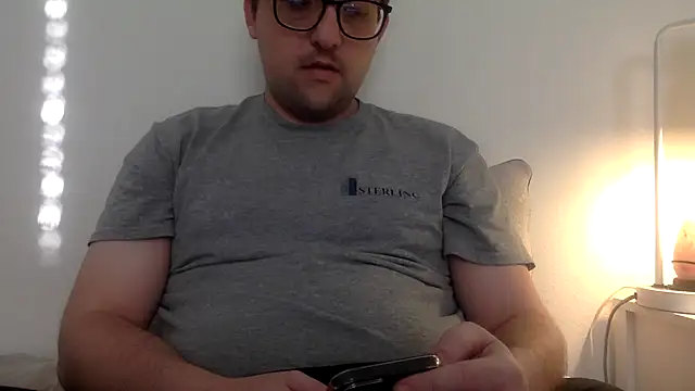 Snapshot of Milflover96 chatting on February 17, 2025, 10:36 pm Milflover96 online show from February 17, 2025, 10:36 pm