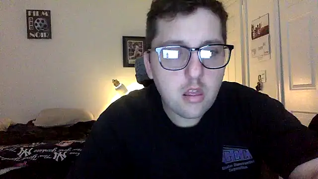Snapshot of Milflover96 chatting on February 19, 2025, 9:36 pm Milflover96 online show from February 19, 2025, 9:36 pm
