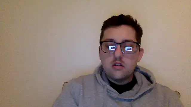 Snapshot of Milflover96 chatting on February 20, 2025, 12:41 am Milflover96 online show from February 20, 2025, 12:41 am