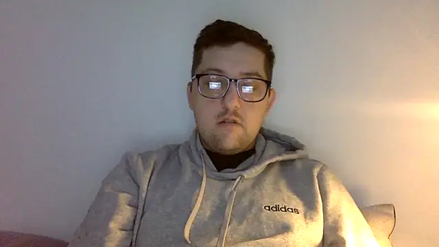 Snapshot of Milflover96 chatting on February 21, 2025, 5:20 pm Milflover96 online show from February 21, 2025, 5:20 pm