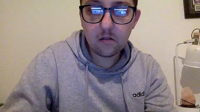 Snapshot of Milflover96 chatting on February 25, 2025, 4:14 am Milflover96 online show from February 25, 2025, 4:14 am