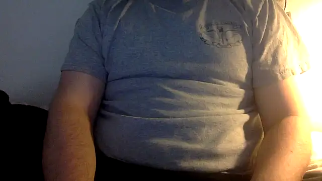 Snapshot of Milflover96 chatting on March 3, 2025, 8:43 pm Milflover96 online show from March 3, 2025, 8:43 pm