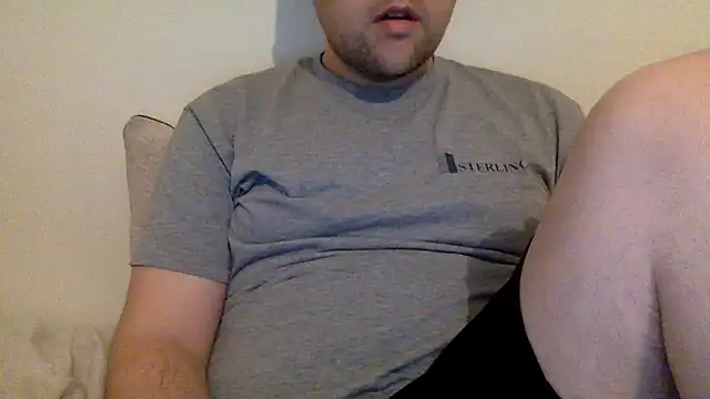 Snapshot of Milflover96 chatting on March 5, 2025, 3:51 am Milflover96 online show from March 5, 2025, 3:51 am