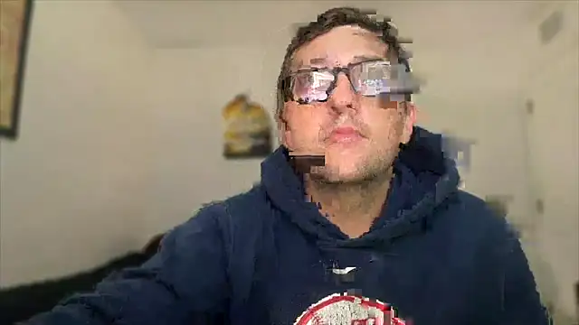 Snapshot of Milflover96 chatting on October 7, 2025, 12:46 pm Milflover96 online show from October 7, 2025, 12:46 pm