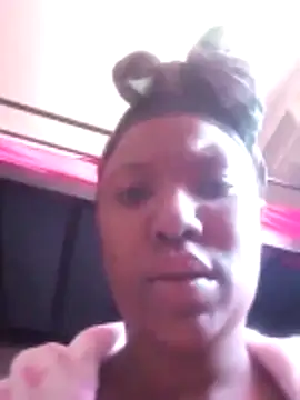 Coco Nile online show from May 7, 2026, 8:20 am