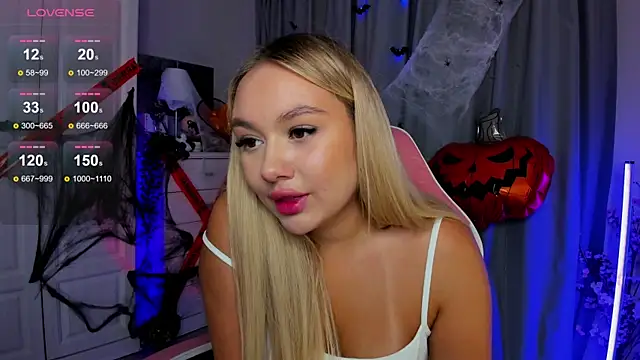 Snapshot of _Loneve__ chatting on October 15, 2025, 2:50 pm  Loneve   online show from October 15, 2025, 2:50 pm