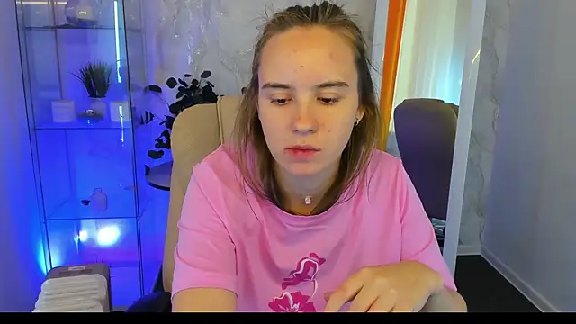 Lika 0ne online show from October 2, 2025, 12:12 pm