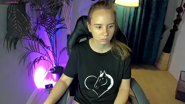 Lika 0ne online show from October 5, 2025, 10:02 am