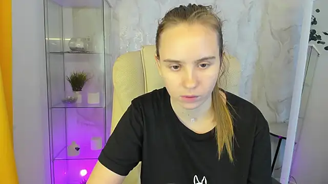 Lika 0ne online show from November 8, 2025, 1:44 pm