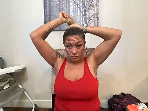 Snapshot of bossyroxy84 chatting on October 15, 2025, 11:16 pm bossyroxy84 online show from October 15, 2025, 11:16 pm