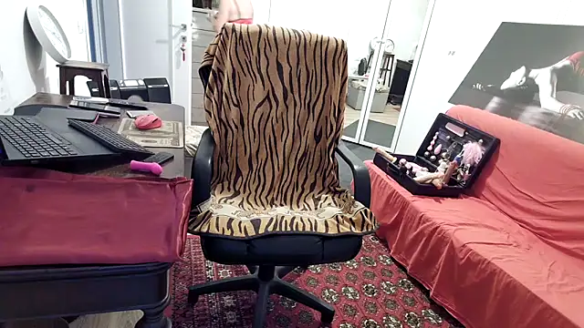 Snapshot of Chanel_Noire chatting on September 16, 2025, 2:51 pm Chanel Noire online show from September 16, 2025, 2:51 pm