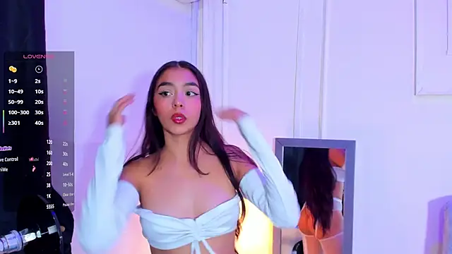 lanna brunette online show from April 6, 2026, 1:12 pm