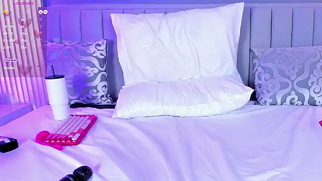 isolari  online show from March 23, 2025, 7:42 am