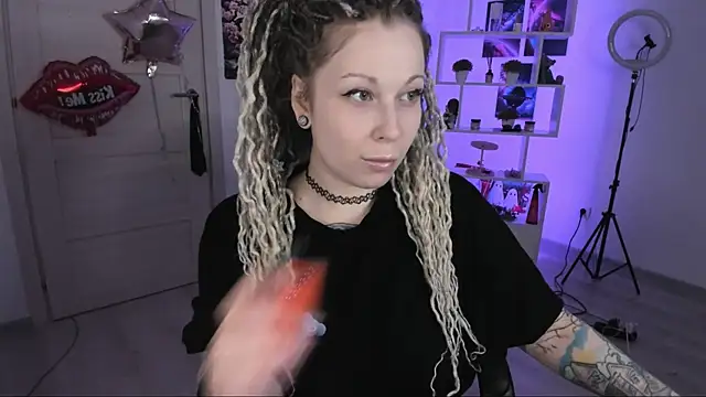 HoneySallyMoore online show from October 22, 2025, 3:45 pm