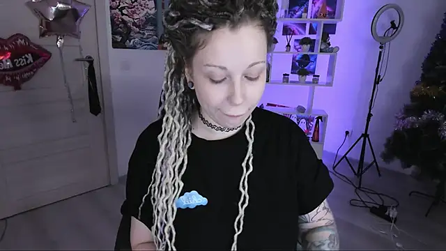 HoneySallyMoore online show from November 16, 2025, 2:06 am