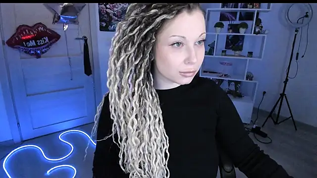 HoneySallyMoore online show from February 15, 2026, 5:09 pm