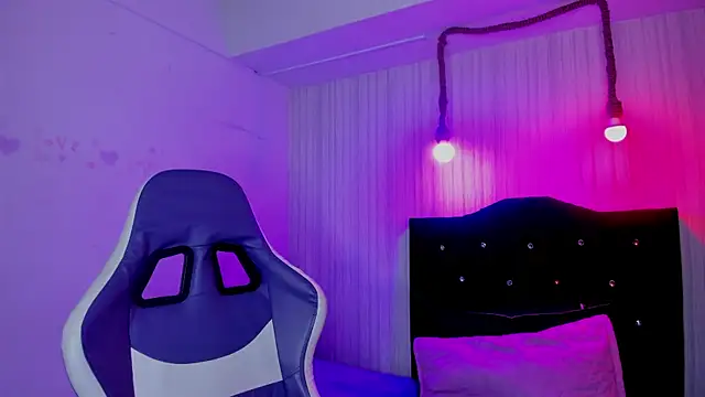 nicky angel1 online show from October 22, 2025, 6:40 pm