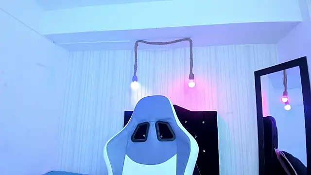 nicky angel1 online show from October 27, 2025, 6:34 pm