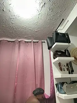 Daphnewalker   online show from February 8, 2026, 11:46 am