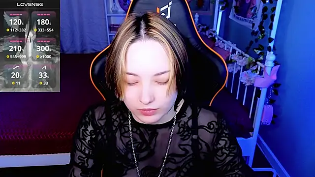 Akemi Sora  online show from January 16, 2026, 3:27 pm